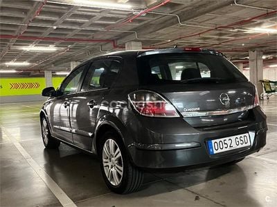 Gris / plata Usado 2009 Opel Astra Energy Berlina | 3600 € (Precio justo)