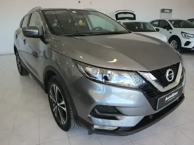 Usado Nissan Qashqai Acenta 115 CV (84 kW) 2019 Gris SUV