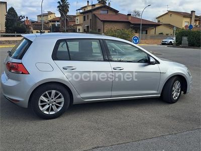 Usado VW Golf VII 110 CV (80 kW) 2017 Gris / plata Berlina