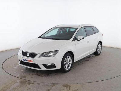 Usado Seat Leon Style 150 CV (110 kW) 2020 Blanco Familiar