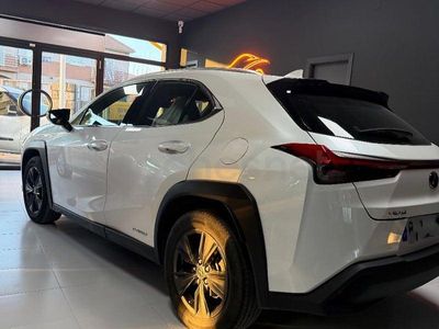 Usado Lexus UX Business Edition 184 CV (135 kW) 2021 Blanco SUV