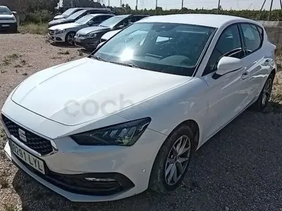 Usado Seat Leon Reference 90 CV (66 kW) 2022 Blanco Berlina
