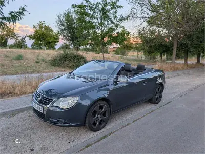Usado VW Eos 140 CV (102 kW) 2008 Azul Descapotable