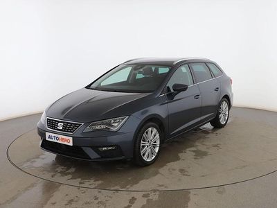 Usado Seat Leon XCELLENCE 131 CV (96 kW) 2020 Gris Familiar