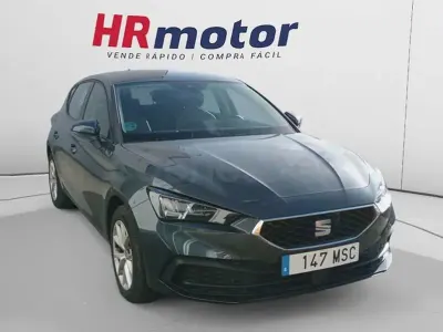 Usado Seat Leon Style 110 CV (80 kW) 2024 Azul Berlina