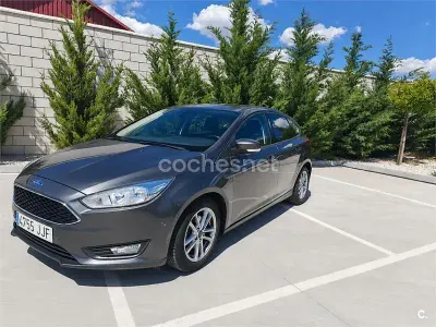 Używany Ford Focus Titanium 125 KM (91 kW) 2015 Zielony Sedan/Limuzyna