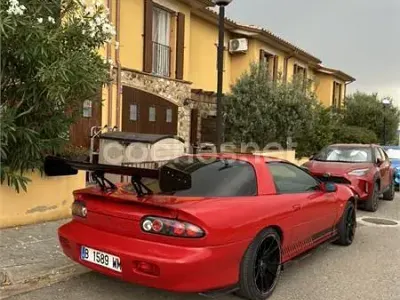 Usado Chevrolet Camaro 193 CV (141 kW) 2000 Rojo Coupe