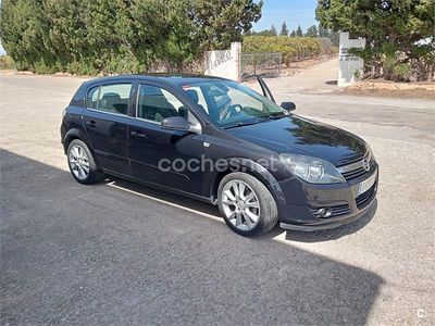Usado Opel Astra Elegance 100 CV (73 kW) 2005 Negro Berlina