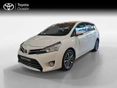Käytetty Toyota Verso Advance 147 HP (108 kW) 2016 Valkoinen Tila-auto