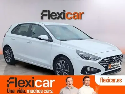 Usado Hyundai i30 110 CV (80 kW) 2021 Blanco Utilitario