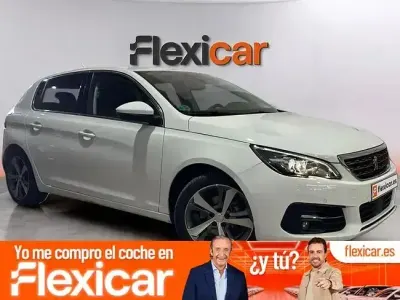 Usado Peugeot 308 Allure 130 CV (95 kW) 2018 Blanco Berlina