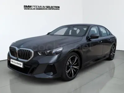 Nuevo BMW 530e Comfort Edition 299 CV (219 kW) 2026 Gris / plata Berlina