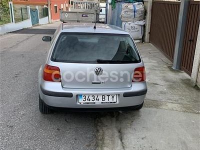 Gris / plata Usado 2002 VW Golf Berlina | 3500 € (Un poco caro)