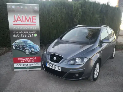 Usado Seat Altea XL I-Tech 105 CV (77 kW) 2014 Gris / plata Monovolumen