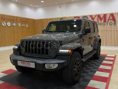 Usado Jeep Wrangler Sahara 381 CV (280 kW) 2021 Gris / plata SUV