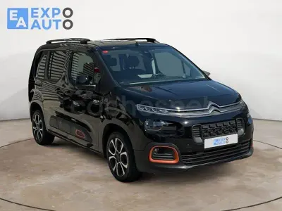 Usado Citroën Berlingo Shine 102 CV (75 kW) 2020 Negro Monovolumen