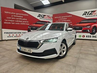 Usado Skoda Octavia 110 CV (80 kW) 2021 Blanco Familiar