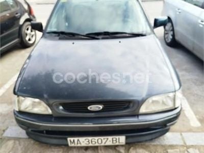 Usado Ford Escort 60 CV (44 kW) 1994 Negro Berlina