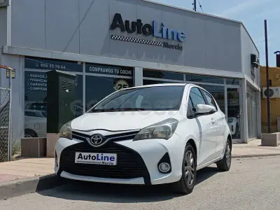 Usado Toyota Yaris City 69 CV (50 kW) 2015 Blanco Utilitario