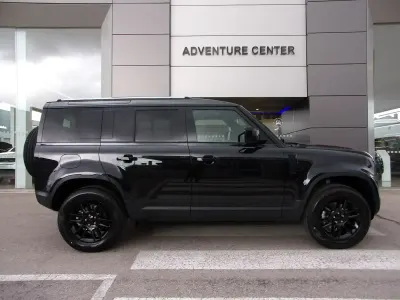 Nowe Land Rover Defender S 250 KM (183 kW) 2026 Czarny SUV