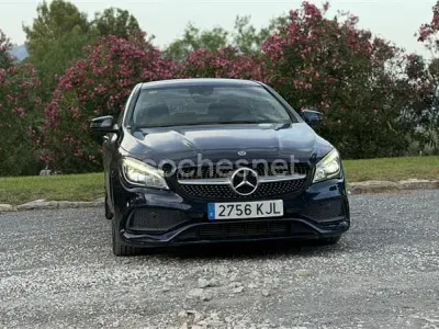 Usado Mercedes CLA200 136 CV (100 kW) 2018 Azul Coupe