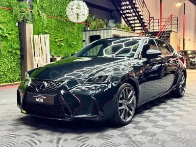 Usado Lexus IS300h Sport Line 223 CV (164 kW) 2018 Negro Berlina