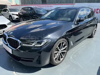 Usado BMW 530e Comfort Edition 292 CV (214 kW) 2022 Negro Familiar