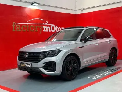 Usado VW Touareg Atmosphere 286 CV (210 kW) 2022 Gris SUV