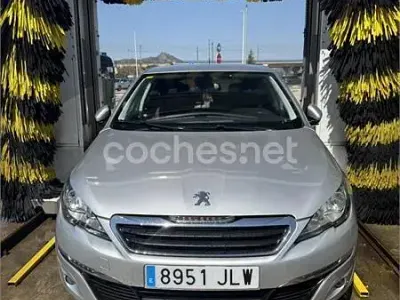 Usado Peugeot 308 Style 100 CV (73 kW) 2017 Gris / plata Berlina