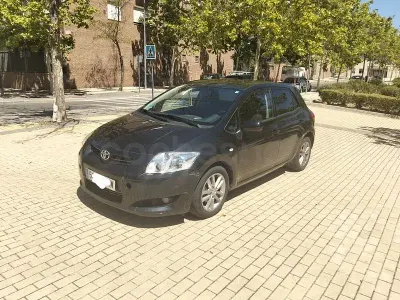 Usado Toyota Auris Active 101 CV (74 kW) 2009 Negro Utilitario