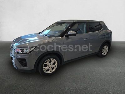 Gris / plata Usado 2023 Ssangyong (KGM) Tivoli SUV | 17.900 € (Caro)