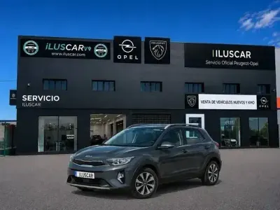 Usado Kia Stonic 120 CV (88 kW) 2021 Perennial grey SUV