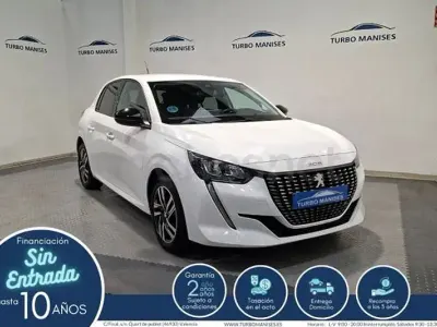 Usado Peugeot 208 Allure 100 CV (73 kW) 2023 Blanco Utilitario