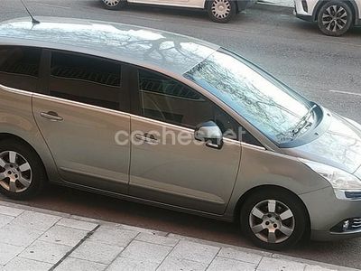 Używany Peugeot 5008 Allure 112 KM (82 kW) 2013 Beżowy Minivan