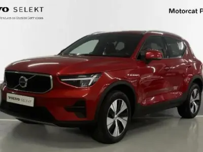 Usado Volvo XC40 Core 129 HP (94 kW) 2023 Vermelho SUV