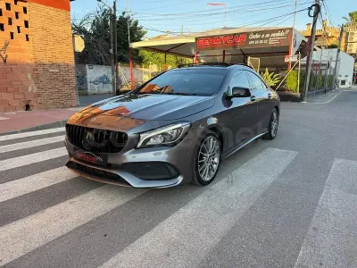 Usado Mercedes CLA200 136 CV (100 kW) 2017 Gris / plata Berlina