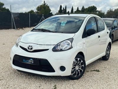 Blanco Usado 2014 Toyota Aygo Live Utilitario | 6300 € (Precio justo)