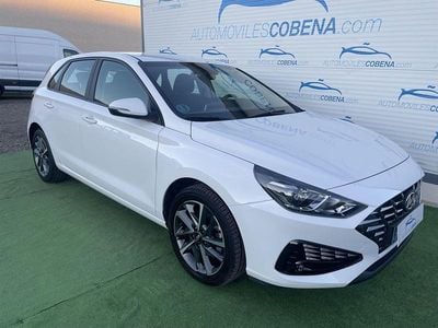 Usado Hyundai i30 110 CV (80 kW) 2023 Blanco