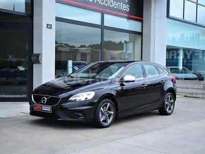 Negro Usado 2015 Volvo V40 R-Design Momentum Berlina | 13.990 € (Un poco caro)