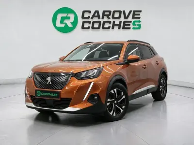 Usado Peugeot 2008 Style 110 CV (80 kW) 2021 Naranja SUV