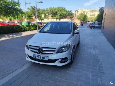 Usado Mercedes B200 156 CV (114 kW) 2015 Blanco Monovolumen