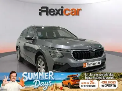 Usado Skoda Kamiq Selection 95 CV (69 kW) 2024 Gris SUV