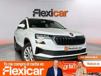 Usado Skoda Karoq Ambition 116 CV (85 kW) 2023 Blanco SUV