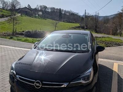 Usado Opel Astra Dynamic 150 CV (110 kW) 2018 Negro Berlina