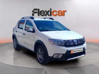 Usado Dacia Sandero 90 CV (66 kW) 2017 Blanco SUV