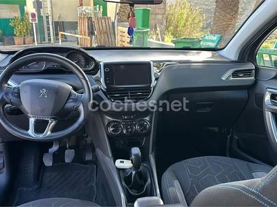 Gris / plata Usado 2018 Peugeot 2008 Style SUV | 11.500 € (Un poco caro)