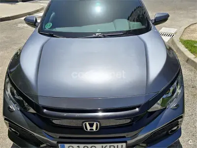 Usado Honda Civic Elegance 129 CV (94 kW) 2018 Gris / plata Berlina