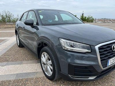 Usado Audi Q2 Advanced Plus 116 CV (85 kW) 2020 Gris / plata SUV