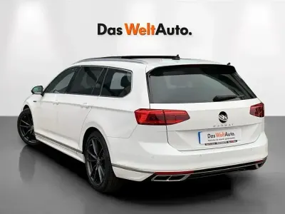 Usado VW Passat R-line 200 CV (147 kW) 2021 Blanco Familiar
