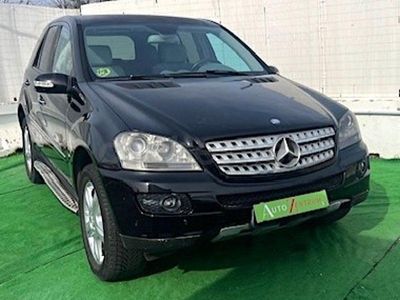 Usado Mercedes ML320 AMG Edition 1 224 CV (164 kW) 2008 Negro SUV
